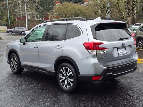 Used 2020 Subaru Forester Limited w/ Popular Package #3 image 5