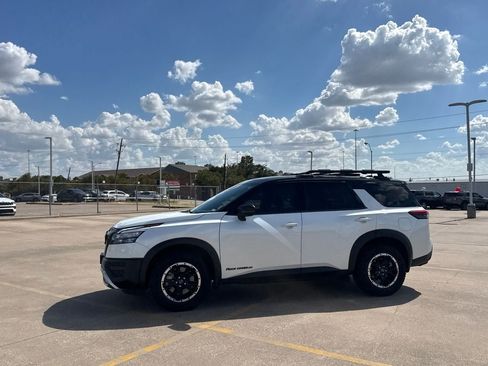 Used 2025 Nissan Pathfinder Rock Creek AWD/4WD image 13