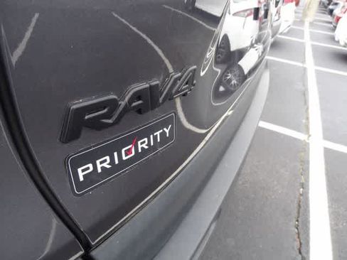 Used 2023 Toyota RAV4 XLE Premium AWD/4WD image 17