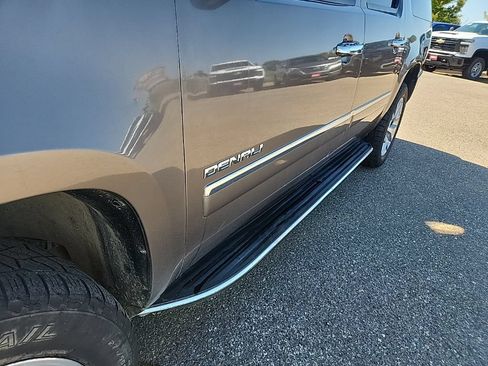 Used 2011 GMC Yukon XL Denali AWD/4WD image 48
