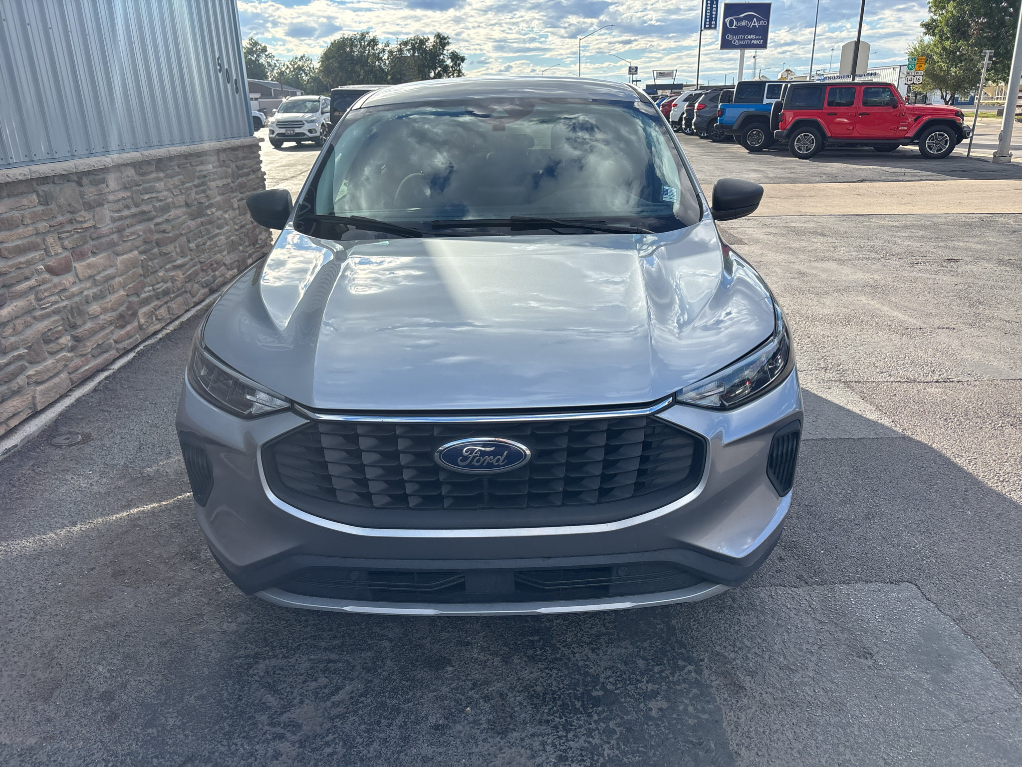 Used 2023 Ford Escape Active w/ Cold Weather Package FWD image 3