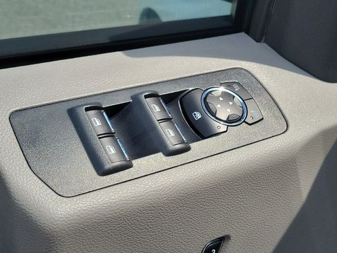 Used 2018 Ford F150 XLT w/ Equipment Group 302A Luxury AWD/4WD image 19