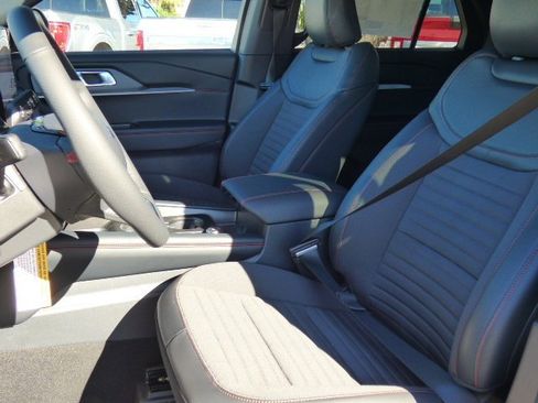 New 2026 Ford Explorer ST-Line w/ ST-Line Street Pack image 25