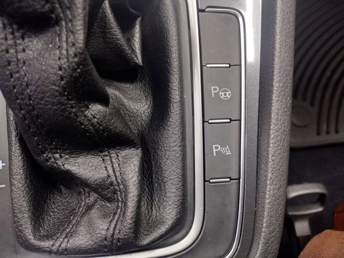 Used 2018 Volkswagen Golf Alltrack SEL image 42