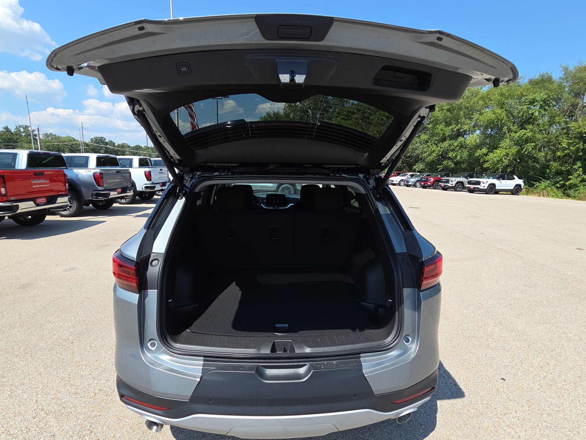 New 2026 Chevrolet Blazer LT w/ Convenience Package FWD image 31