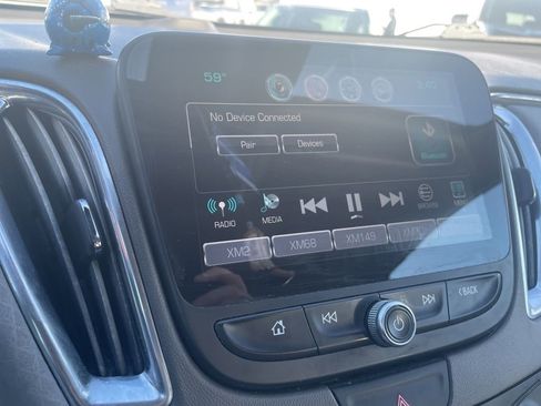 Used 2018 Chevrolet Malibu LT w/ Driver Confidence Package image 12