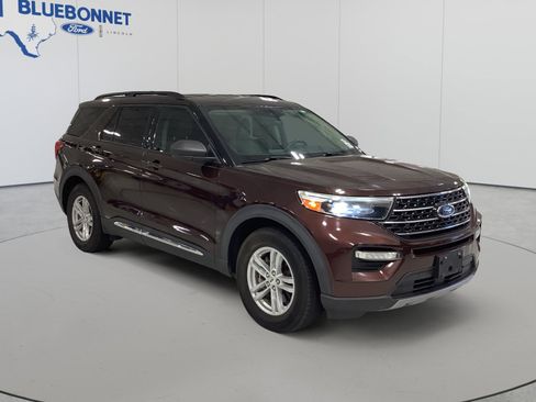 Used 2020 Ford Explorer XLT w/ Equipment Group 202A RWD image 3