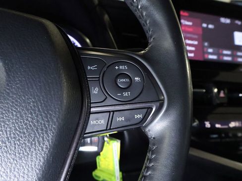 Used 2023 Toyota Camry SE image 19