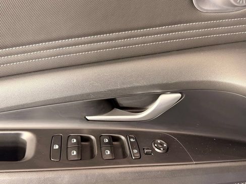 Used 2023 Hyundai Elantra SEL w/ Convenience Package FWD image 25