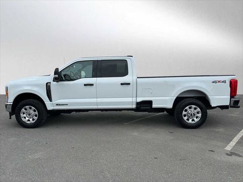 Used 2023 Ford F350 XLT image 6