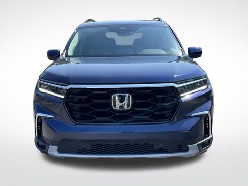 Certified 2025 Honda Pilot Touring image 9
