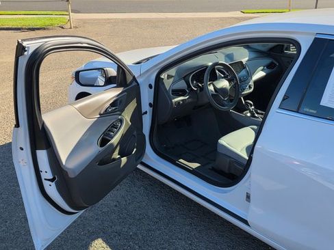 Used 2022 Chevrolet Malibu LS image 36