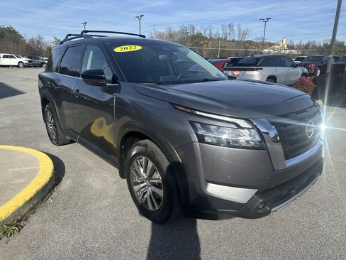Used 2022 Nissan Pathfinder SL image 4