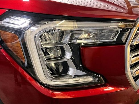 Used 2022 GMC Terrain SLT w/ LPO, Floor Liner Package image 4