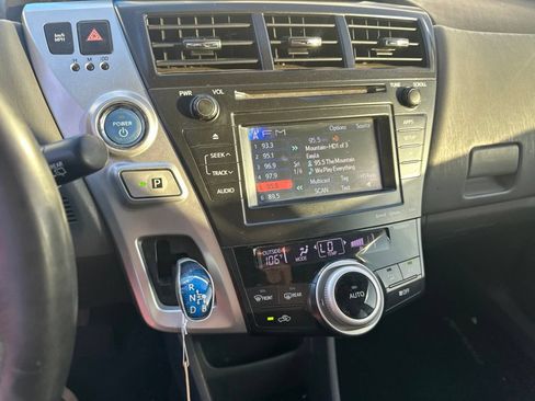 Used 2012 Toyota Prius V Five FWD image 8