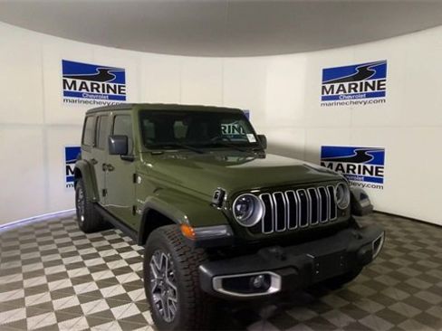 Used 2024 Jeep Wrangler Sahara w/ Technology Group image 4