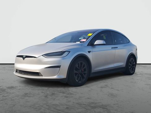 Used 2023 Tesla Model X Plaid image 2
