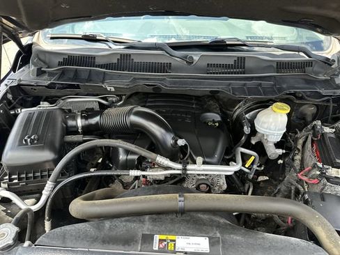 Used 2018 RAM 1500 Express w/ Express Value Package AWD/4WD image 19