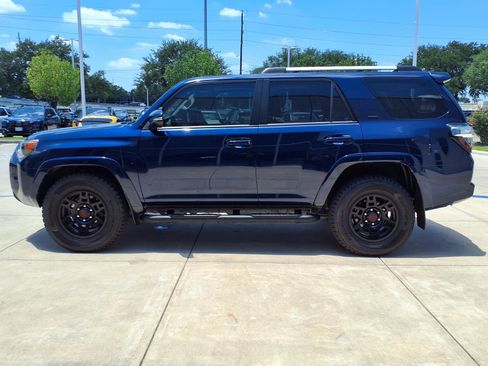 Used 2021 Toyota 4Runner SR5 Premium w/ Moonroof Package RWD image 23