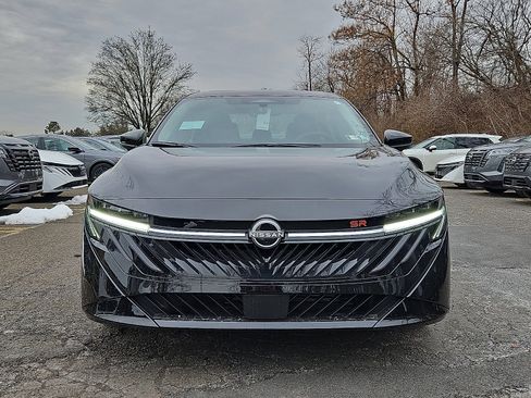 New 2026 Nissan Sentra SR w/ SR Premium Package FWD image 2