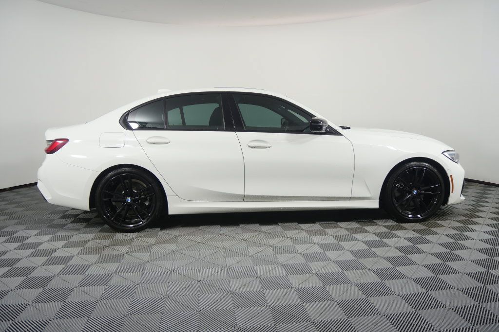 Used 2021 BMW 330i Sedan w/ M Sport Package RWD image 3