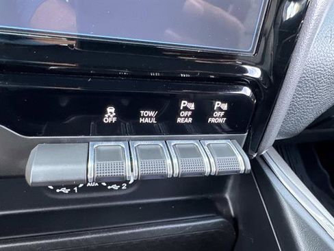 Used 2023 RAM 1500 Laramie AWD/4WD image 16