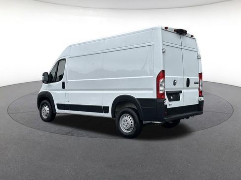 Used 2025 RAM ProMaster 2500 w/ Convenience Group FWD image 3