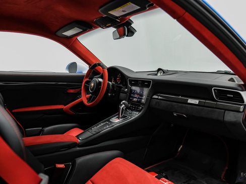 Used 2019 Porsche 911 GT2 RS RWD image 58