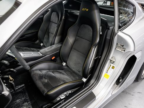 Used 2016 Porsche Cayman GT4 RWD image 18