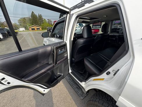 Used 2017 Toyota 4Runner TRD Pro AWD/4WD image 38