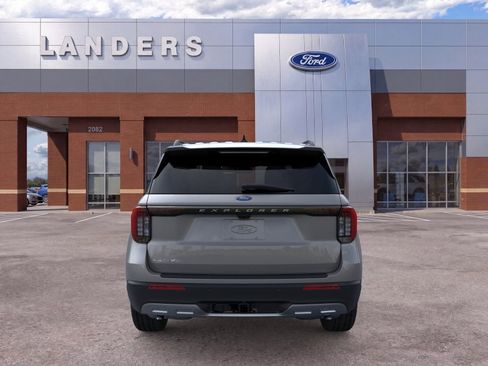 New 2026 Ford Explorer Active w/ Active Comfort Package RWD image 5