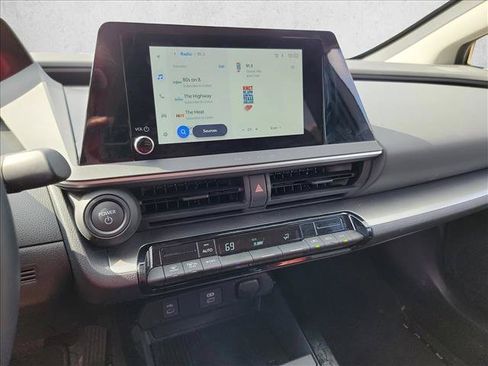 Used 2026 Toyota Prius LE FWD image 19