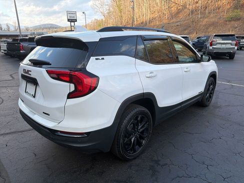 Used 2021 GMC Terrain SLE w/ Elevation Edition image 4