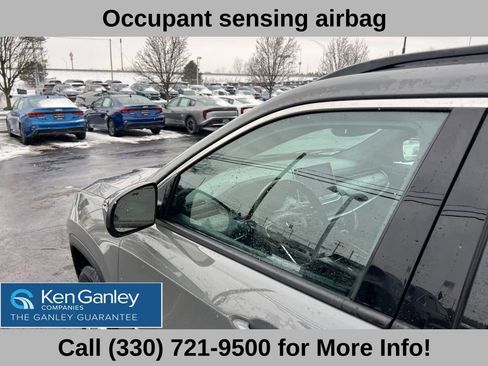 Used 2023 Jeep Compass Latitude image 24