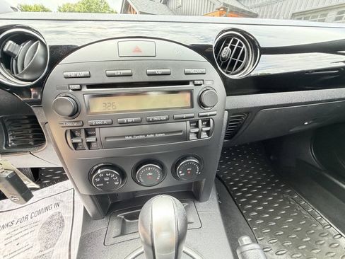 Used 2007 MAZDA MX-5 Miata Touring RWD image 16
