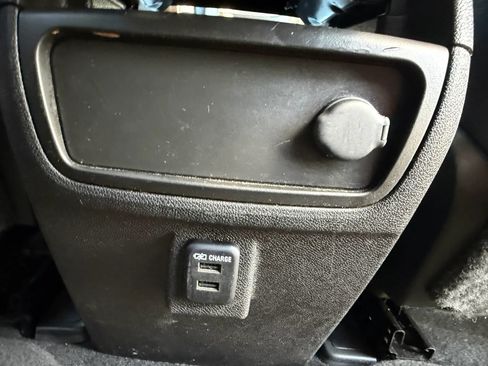 Used 2015 GMC Acadia SLE FWD image 37