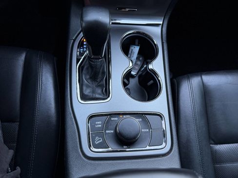 Used 2020 Jeep Grand Cherokee Limited X image 19