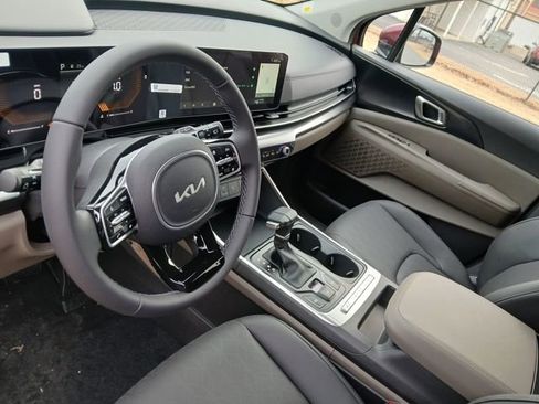New 2026 Kia Carnival FWD image 38