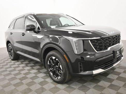 Certified 2025 Kia Sorento S image 10