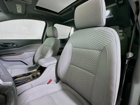 Used 2017 GMC Acadia SLE w/ Driver Alert Package I FWD image 27