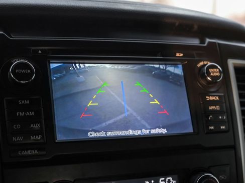 Used 2018 Nissan Titan SV w/ SV Convenience Package image 20