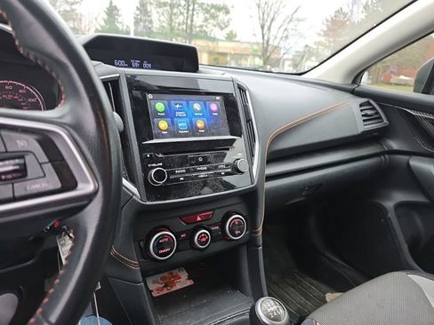 Used 2021 Subaru Crosstrek 2.0i Premium image 23