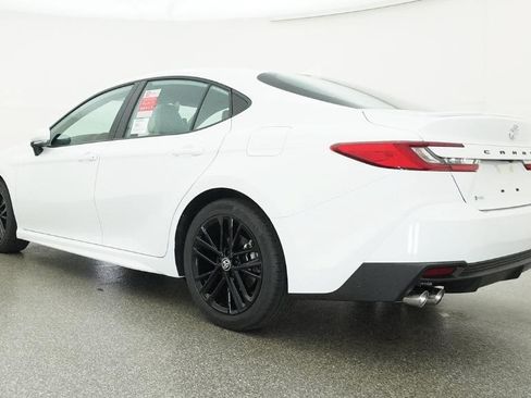 Used 2026 Toyota Camry SE FWD image 40