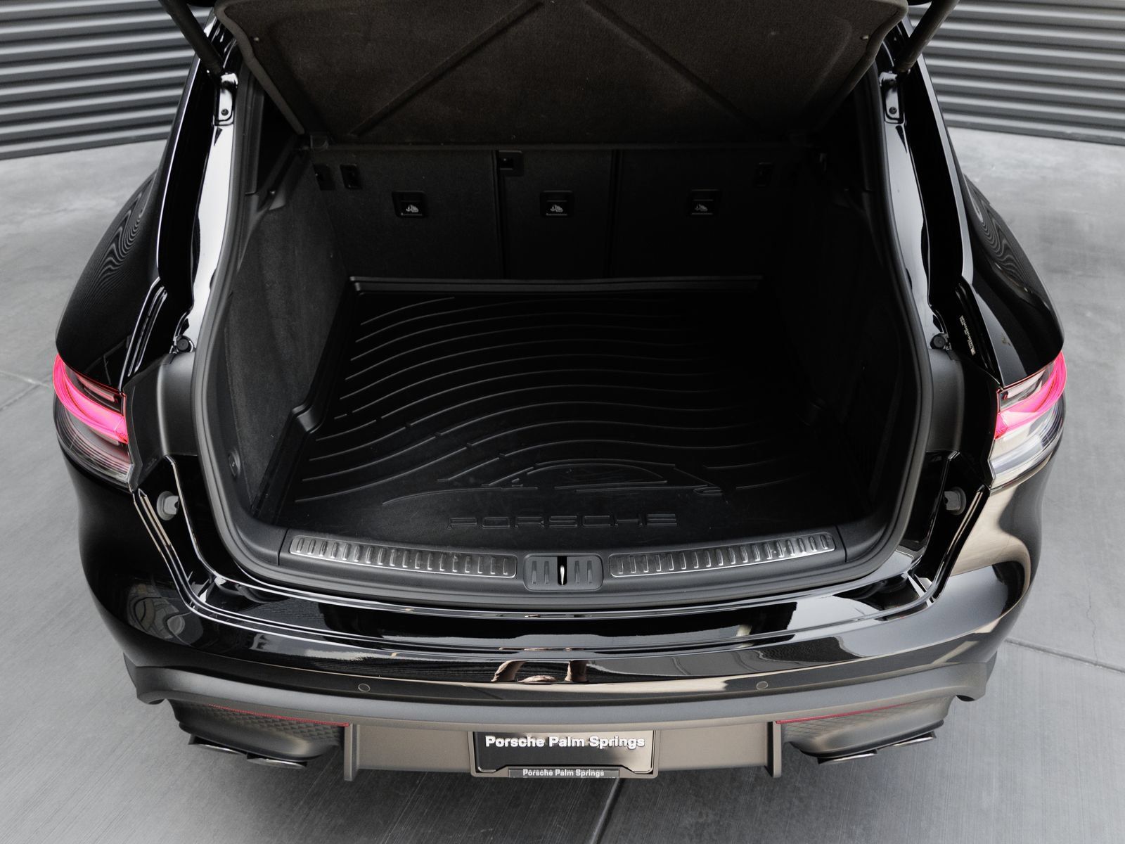 Used 2026 Porsche Macan AWD/4WD image 28