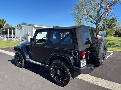 Used 2009 Jeep Wrangler Sahara image 12
