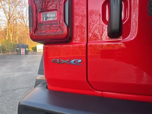 Used 2025 Jeep Wrangler Unlimited Rubicon 4xe w/ Convenience Group image 36