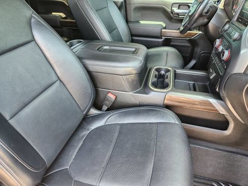 Used 2021 Chevrolet Silverado 1500 LT Trail Boss w/ LPO, Dark Essentials Package AWD/4WD image 5