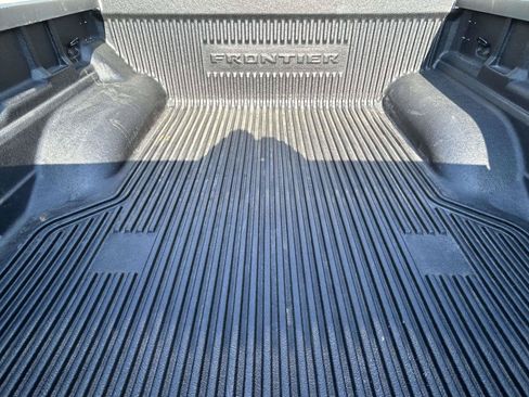 Used 2024 Nissan Frontier SV AWD/4WD image 11