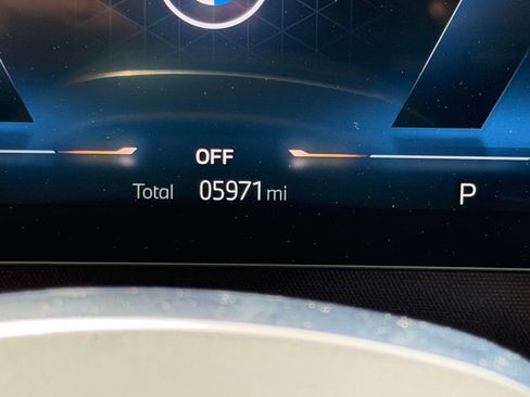 Used 2025 BMW 740i xDrive AWD/4WD image 25