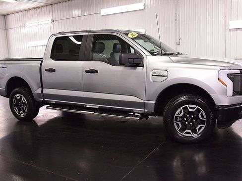 Used 2023 Ford F150 Lightning Pro image 9